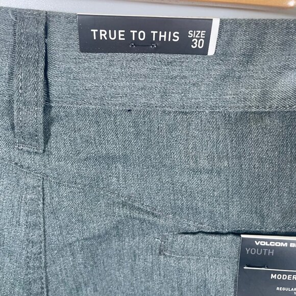 Volcom Frickin Chino Shorts Size 30 Youth Gray Modern Flat Front New NWT - Picture 3 of 8